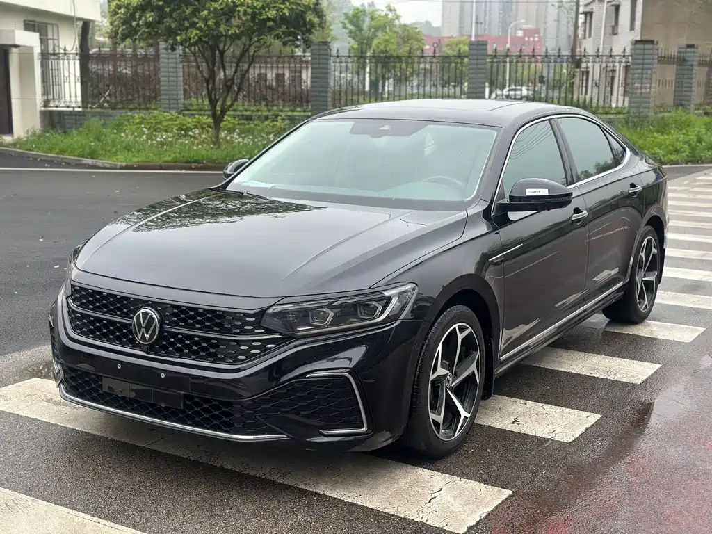 Volkswagen Passat 2023
