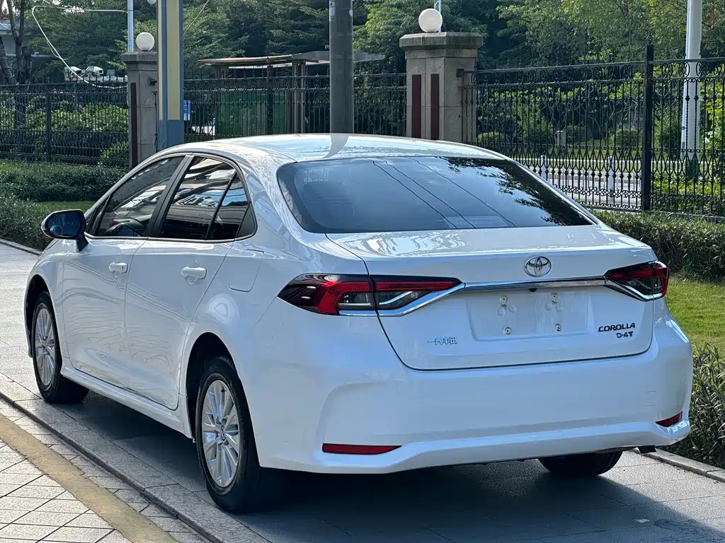 Toyota Corolla — миниатюра 10
