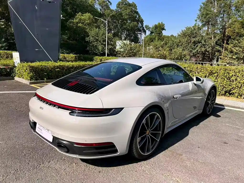 Porsche 911 2023 Carrera 3.0T