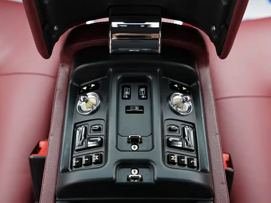 Rolls-Royce Phantom 6.7L Extended Edition EWB, фото 19