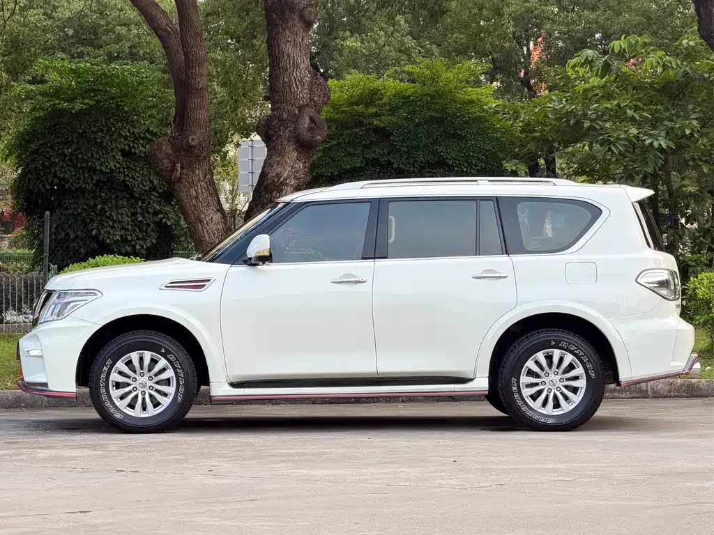 Nissan Patrol — миниатюра 4