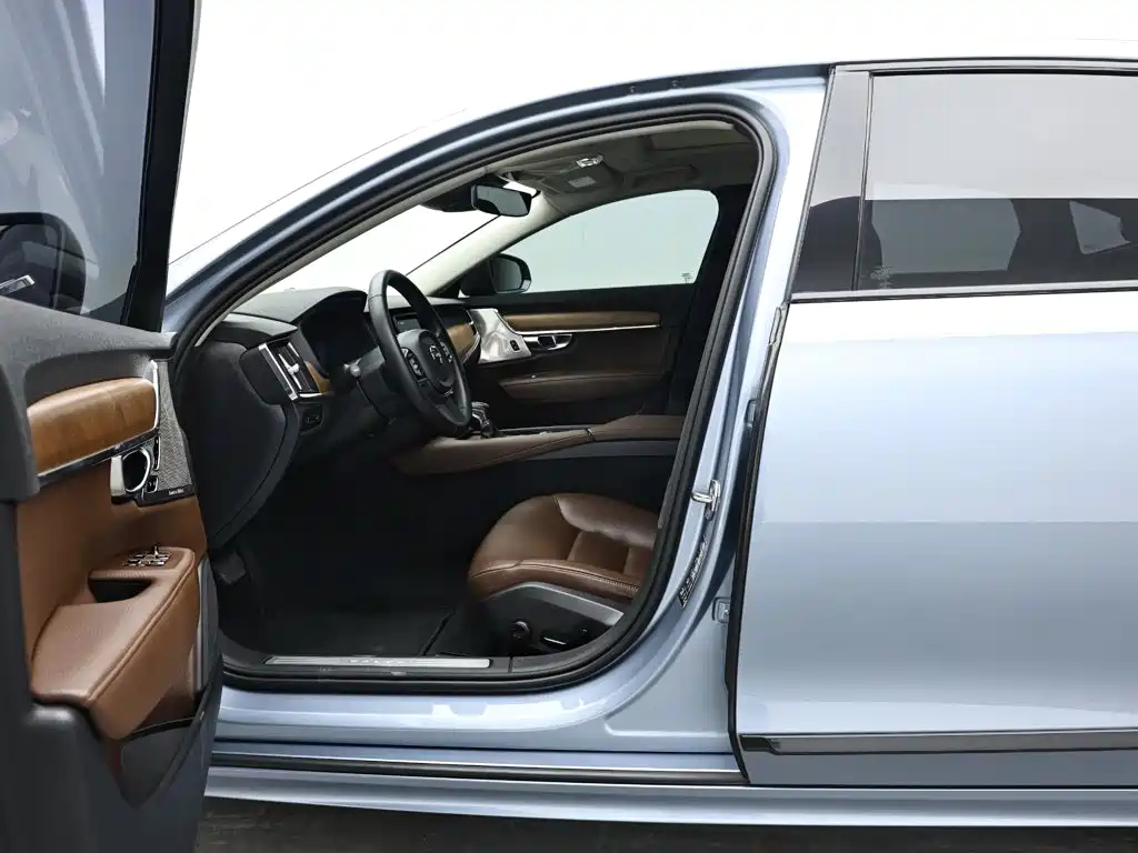 Volvo S90 — миниатюра 9
