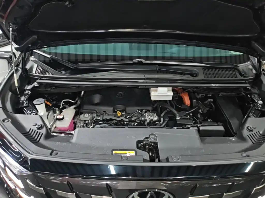 Toyota Alphard — миниатюра 20