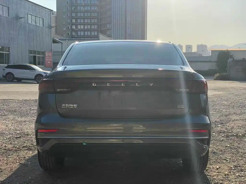 Geely Emgrand — миниатюра 8