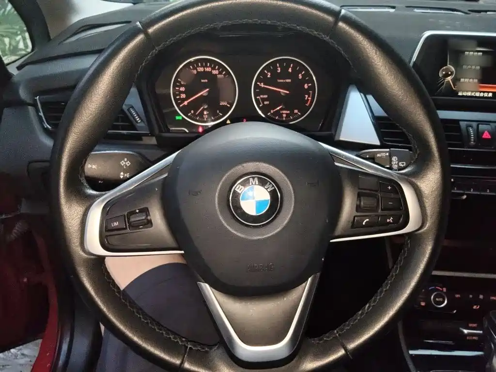 BMW 2 Series Active Tourer — миниатюра 3