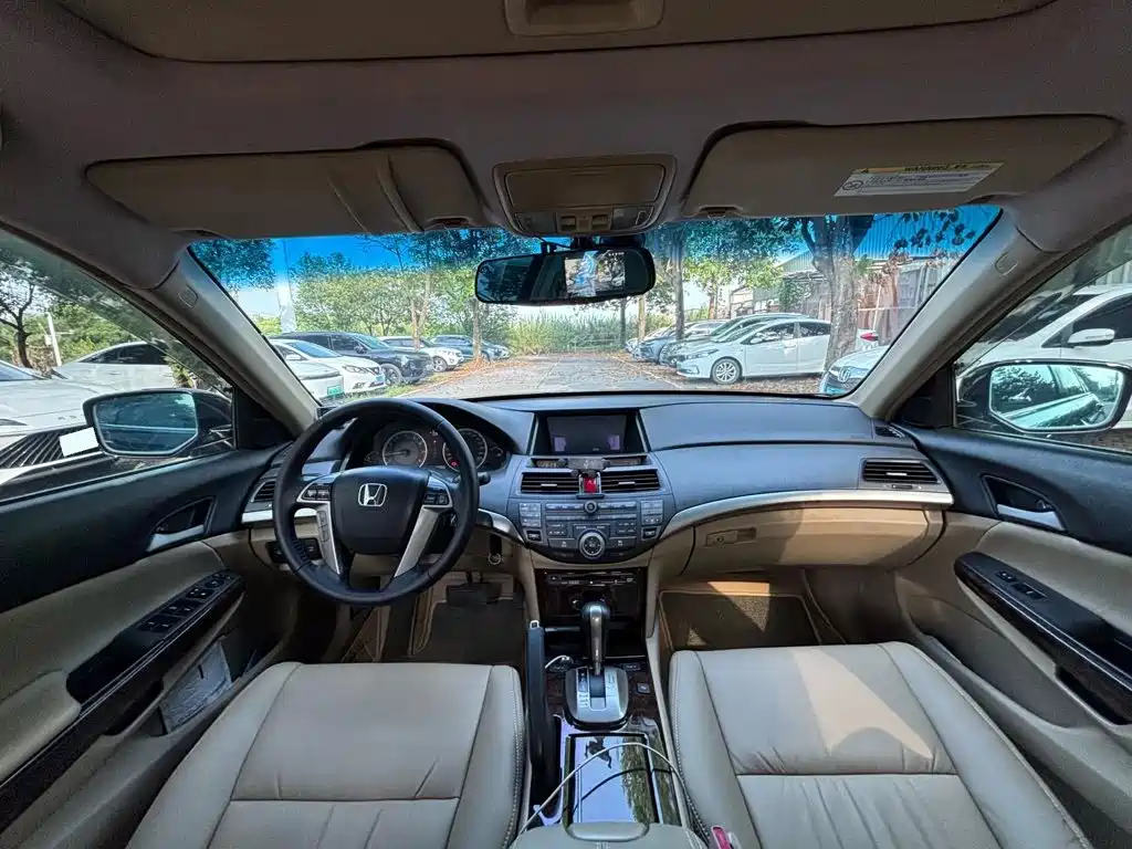 Honda Accord — миниатюра 6
