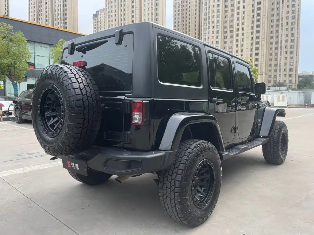 Jeep Wrangler — миниатюра 7