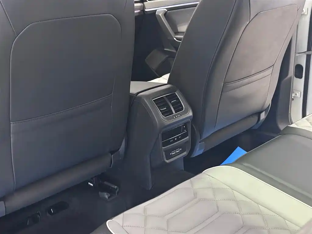 Volkswagen Tayron 2023 300TSI Luxury Plus