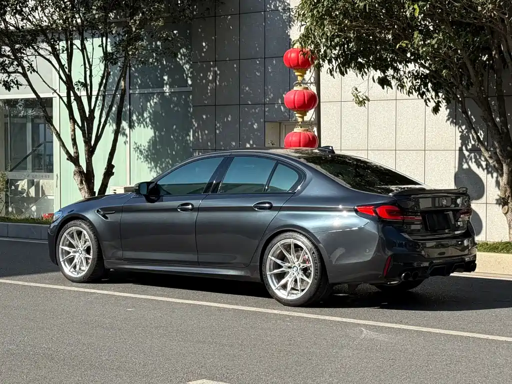 BMW M5