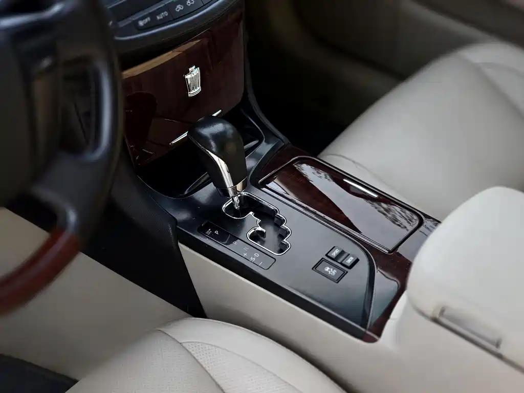 Toyota Crown — миниатюра 12