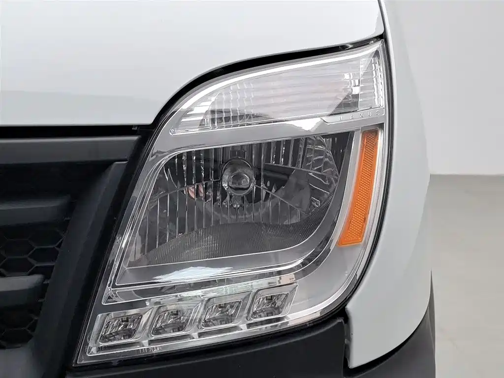 SAIC MAXUS XINTU V80