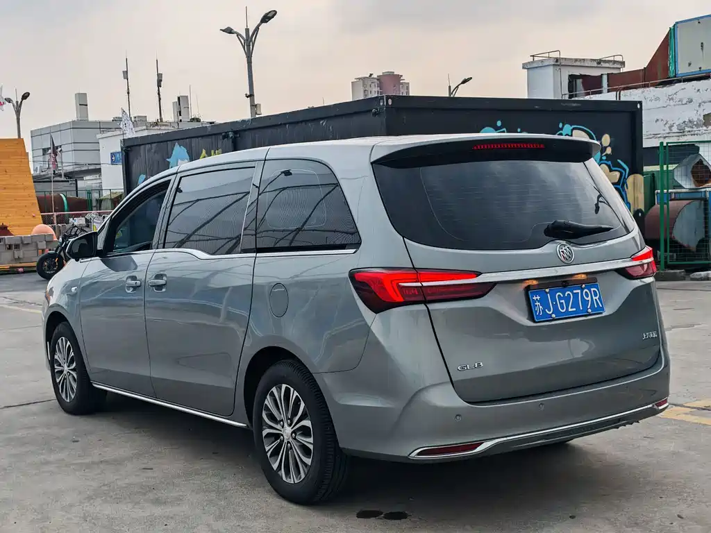 Buick GL8 — миниатюра 6
