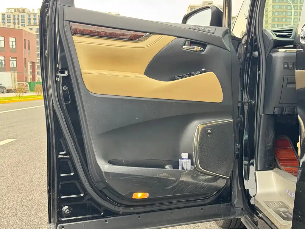 Toyota Alphard 2019 2.5L Luxury