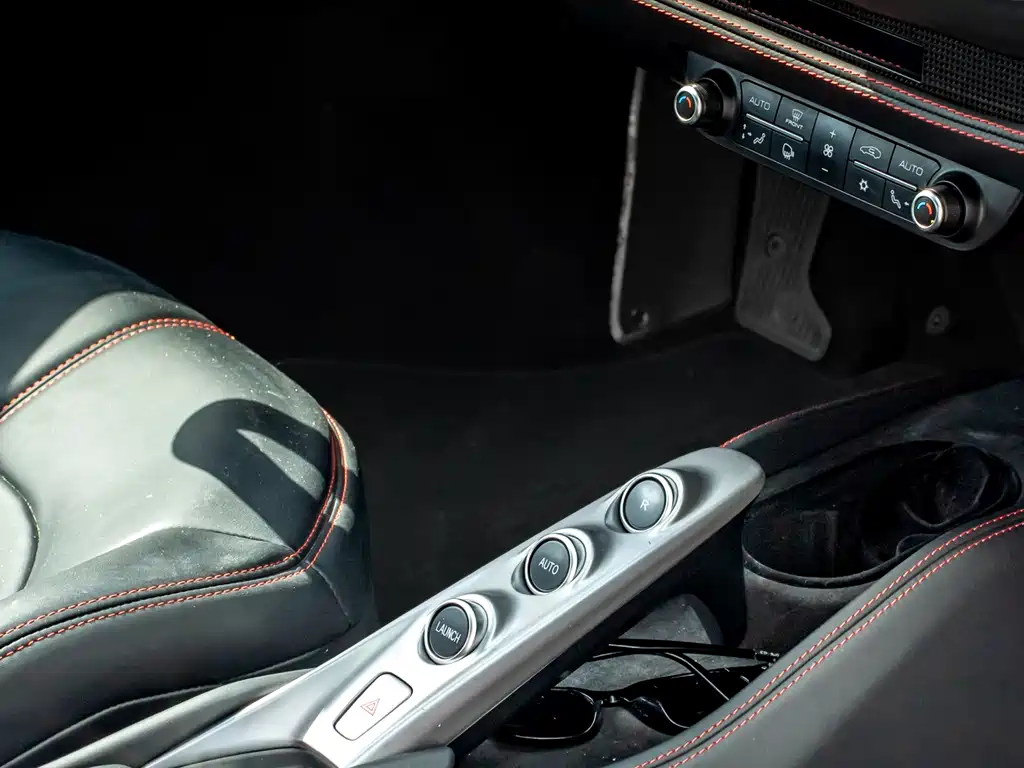 Ferrari F8 Tributo 3.9T V8, фото 12