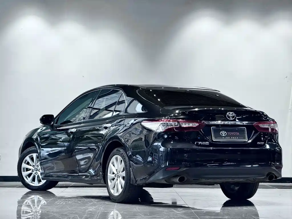 Toyota Camry 2019 2.0G Luxury VI