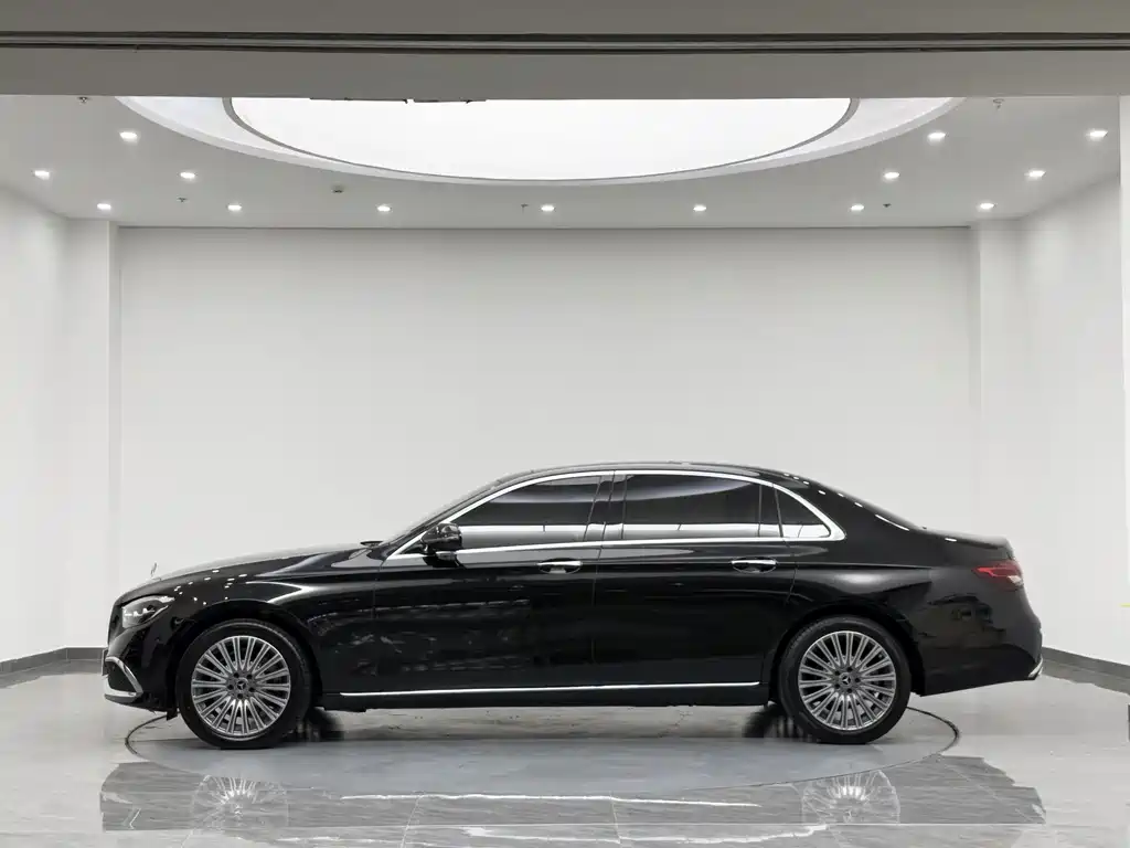 Mercedes-Benz E-Class — миниатюра 4
