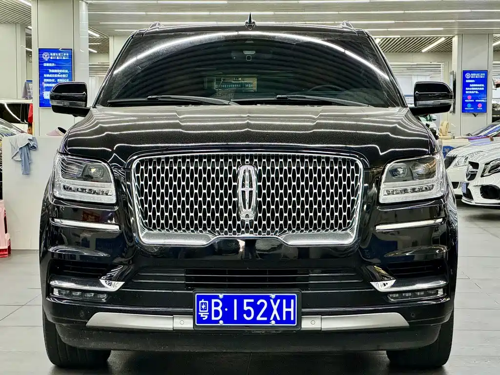 Lincoln Navigator 3.5T Premium Shine Edition China VI, фото 2