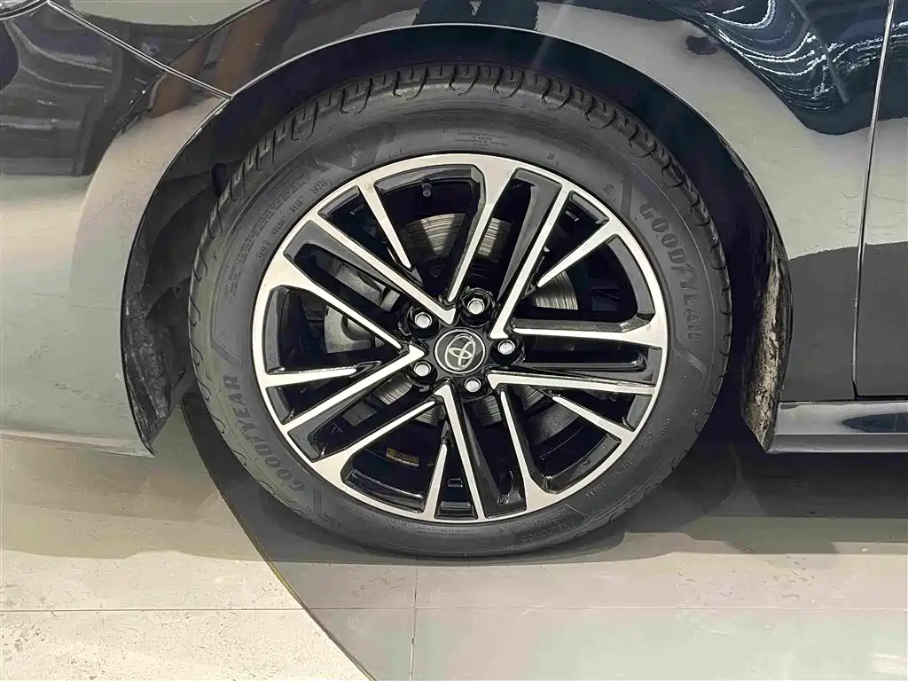 Toyota Camry — миниатюра 25