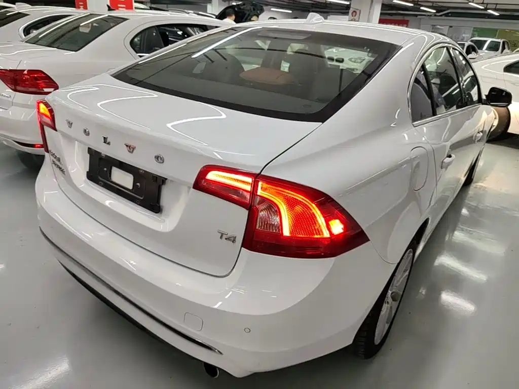 Volvo S60 — миниатюра 7