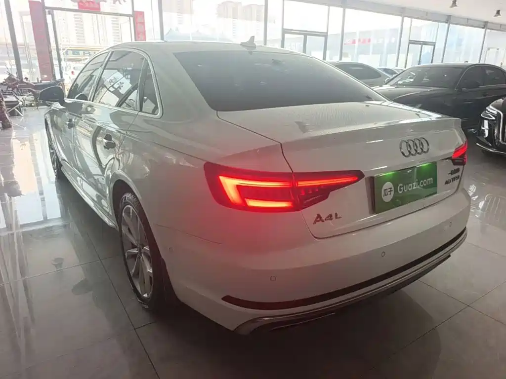 Audi A4L 2019 40 TFSI Fashion VI