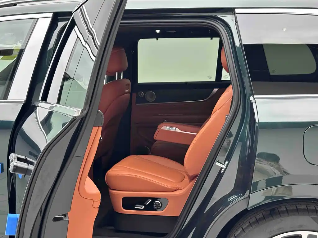 AITO ASK THE WORLD M9