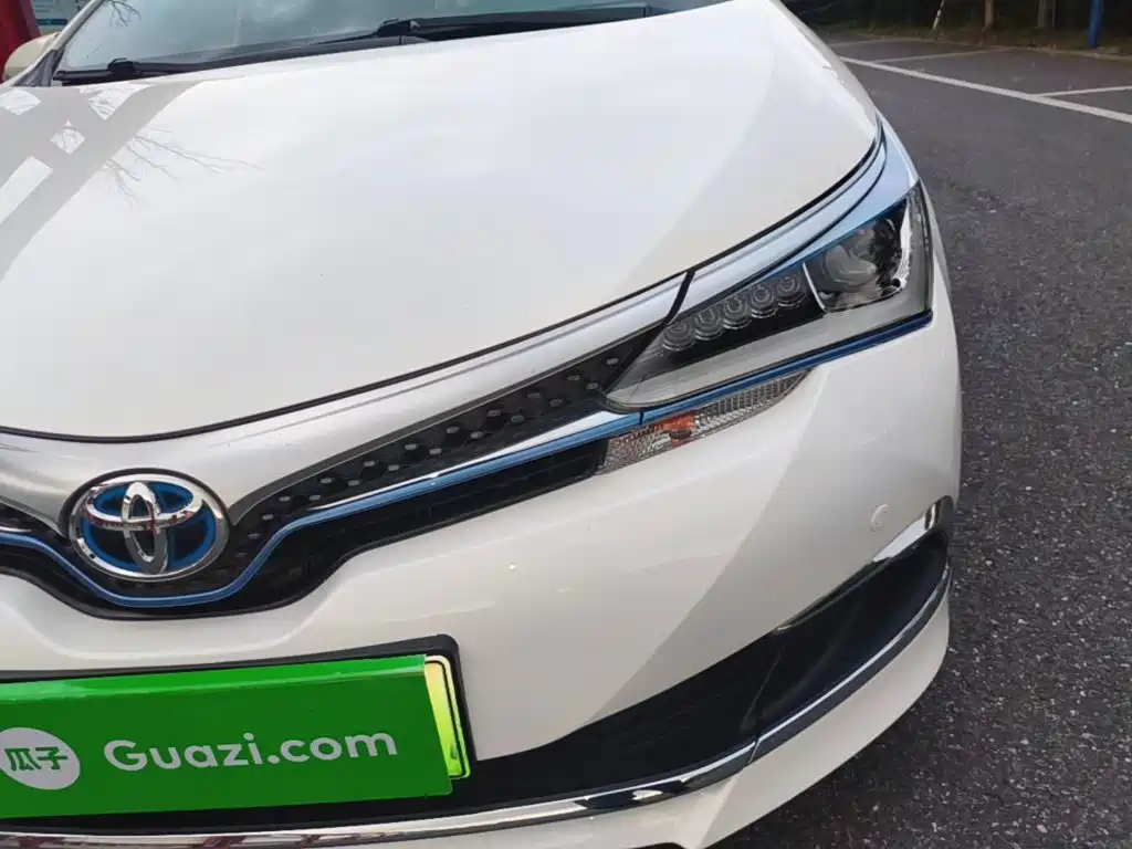 Toyota Corolla Hybrid — миниатюра 24