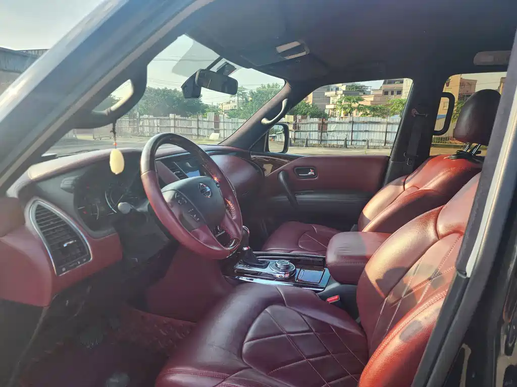 Nissan Patrol — миниатюра 5