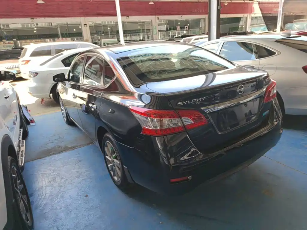 Nissan Sylphy 2014 1.6XV CVT Premium