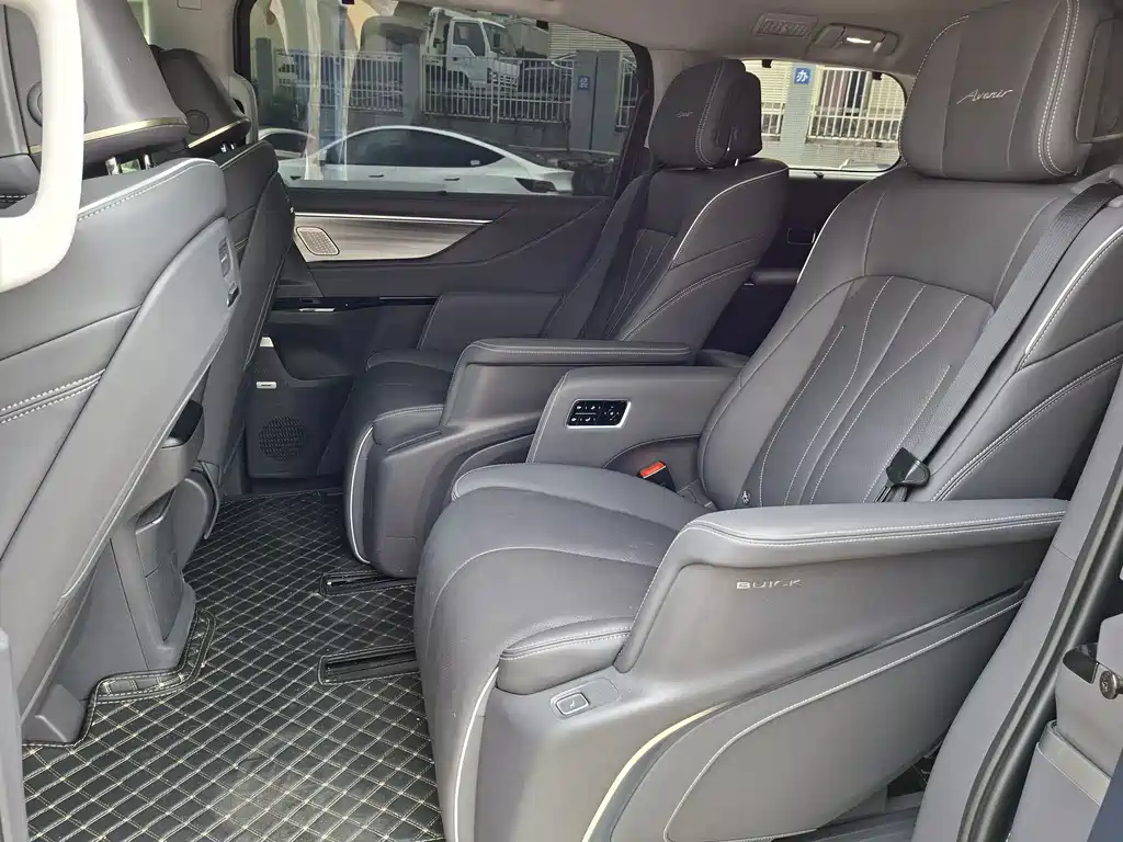 Buick GL8 — миниатюра 10