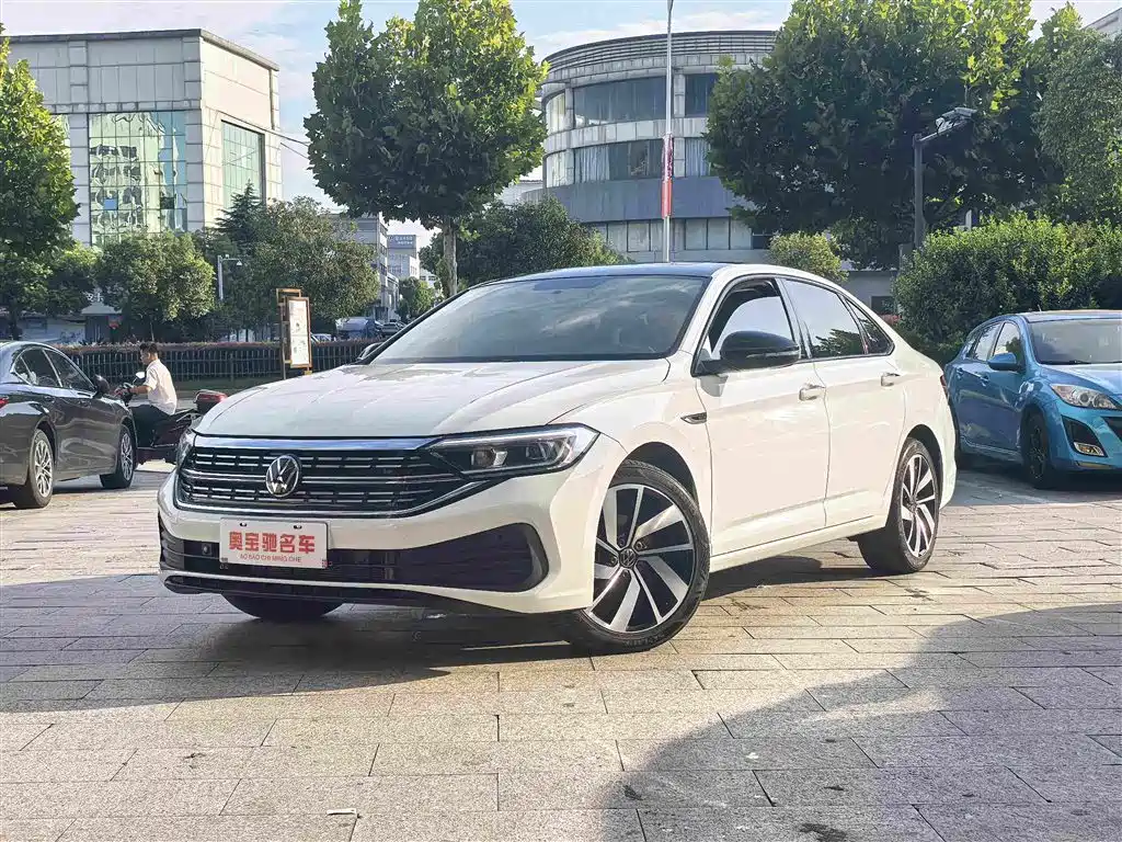 速腾 2025款 改款 300TSI DSG超越版 2025