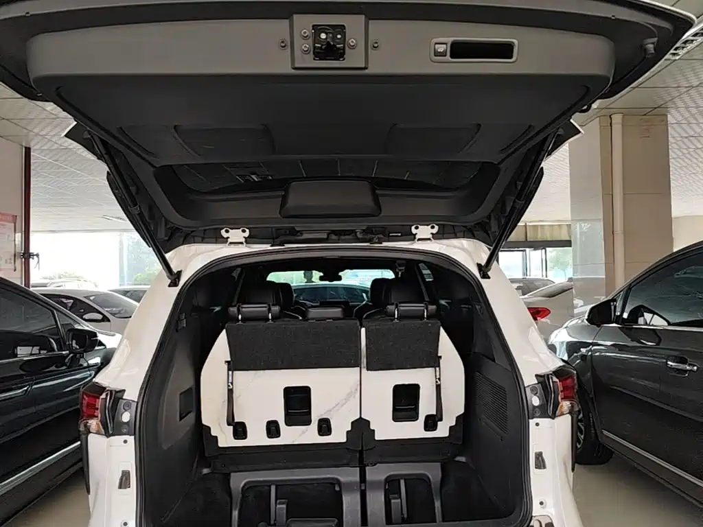 Toyota Granvia — миниатюра 19