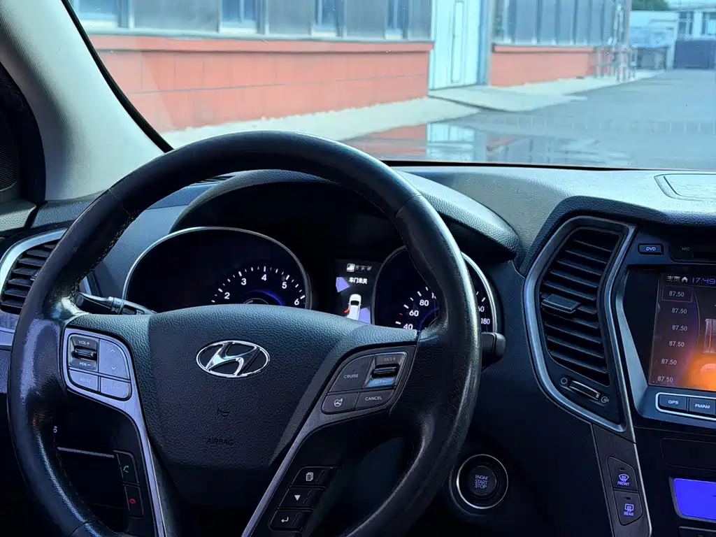 Hyundai Santa Fe — миниатюра 17
