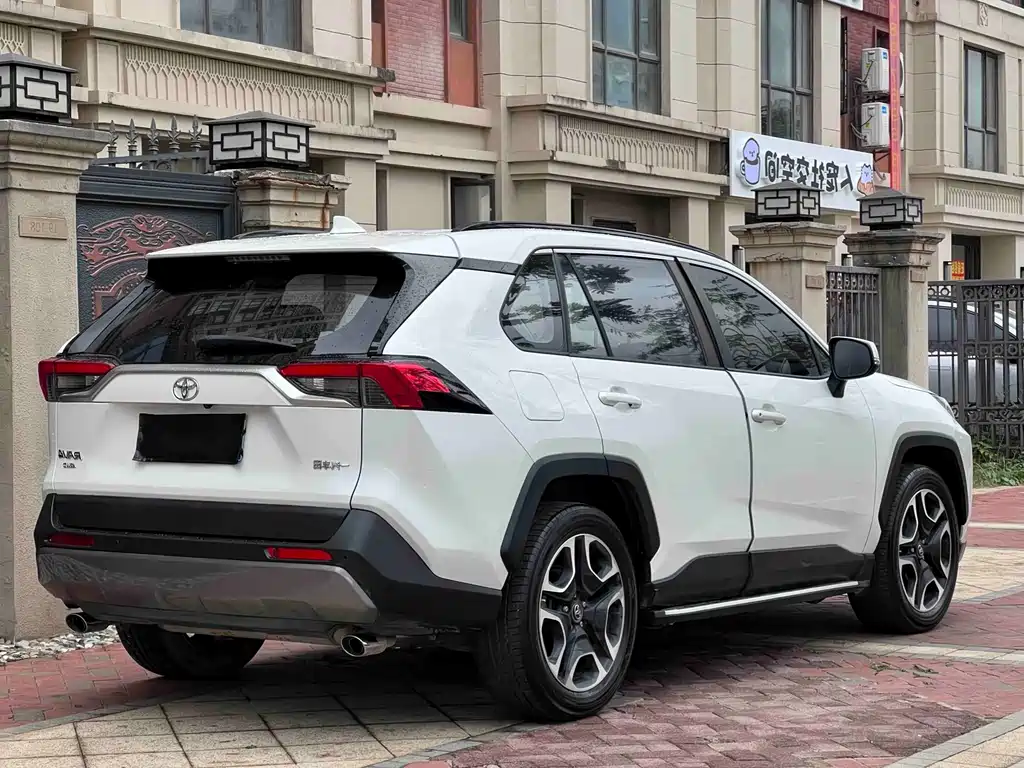 TOYOTA RAV4 RONGFANG