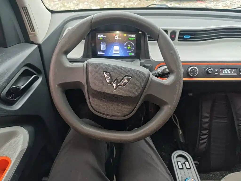Wuling MINIEV — миниатюра 11