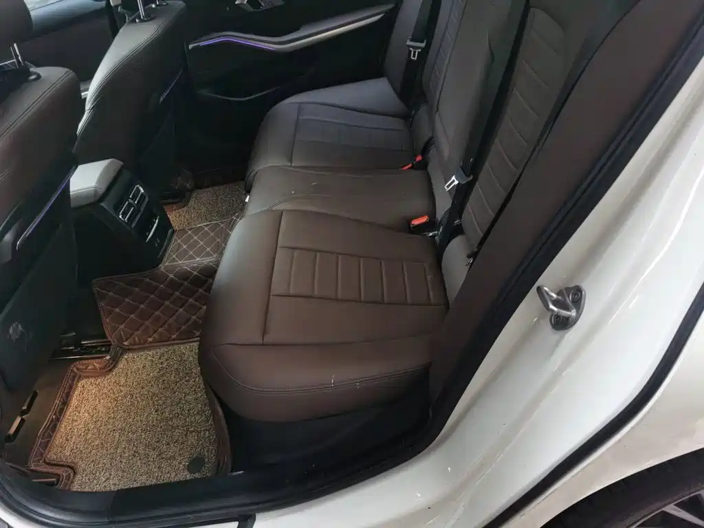BMW 3 Series — миниатюра 18
