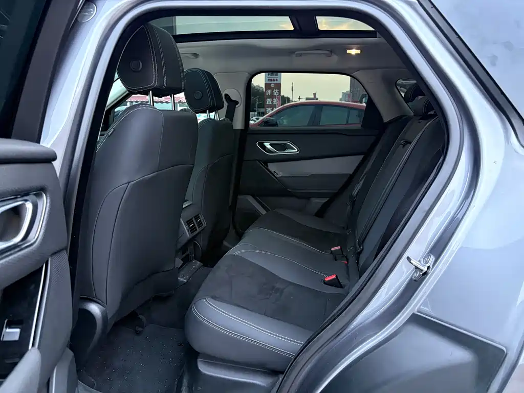 Land Rover Velar — миниатюра 12