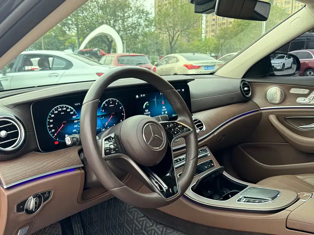 MERCEDES-BENZ E CLASS