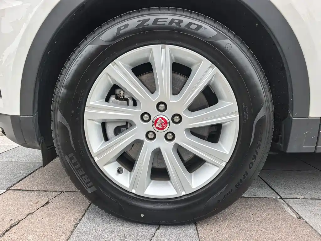 Jaguar E-PACE — миниатюра 20