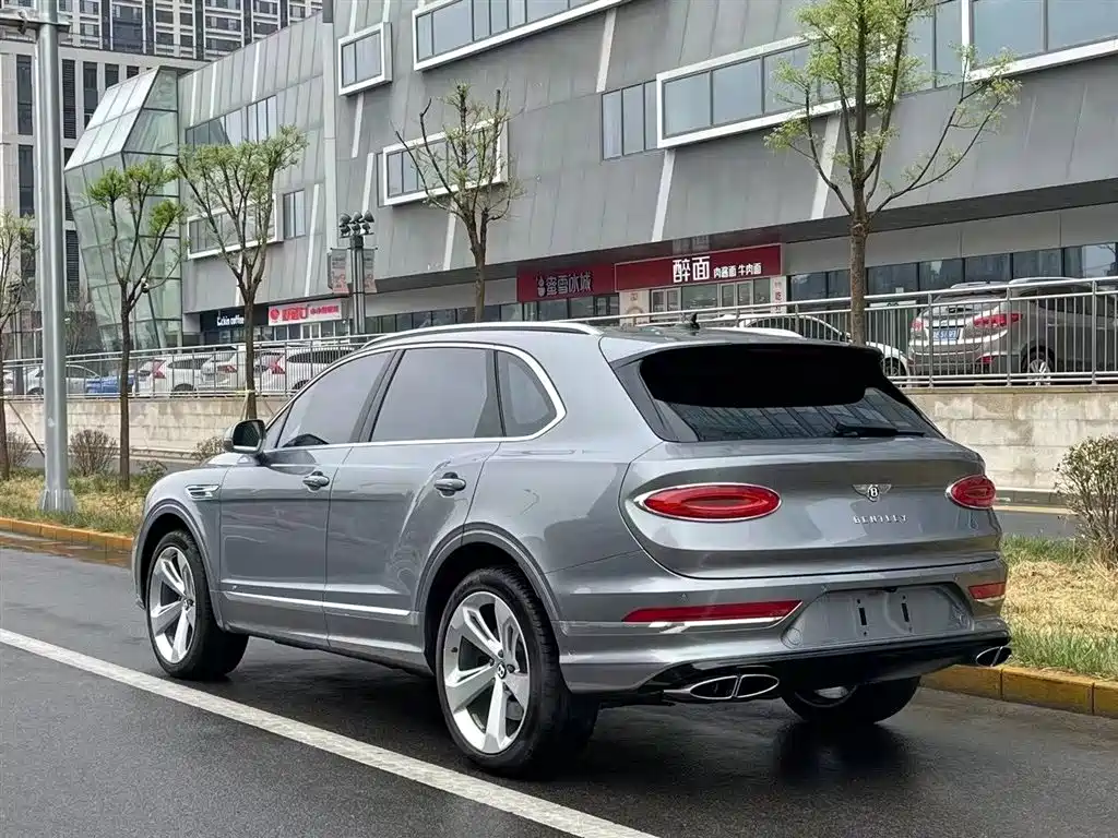 Bentley Bentayga 2021 4.0T V8