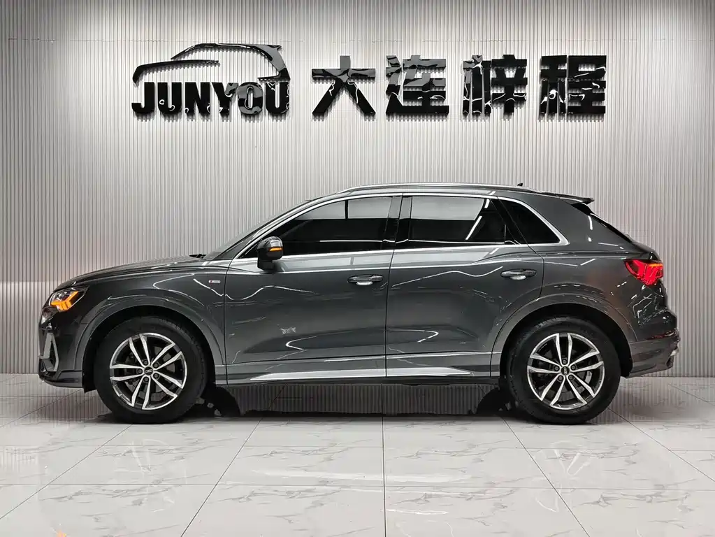 Audi Q3 2022 35 TFSI