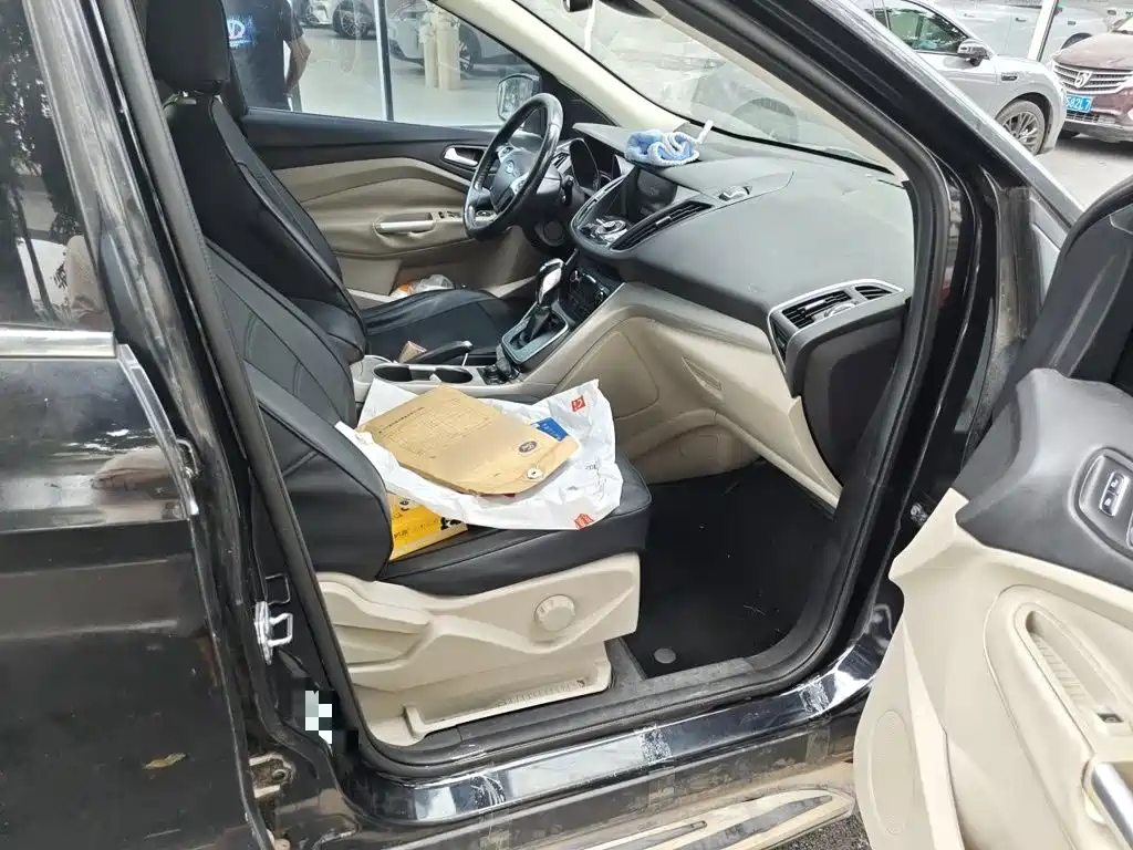 Ford Kuga — миниатюра 19