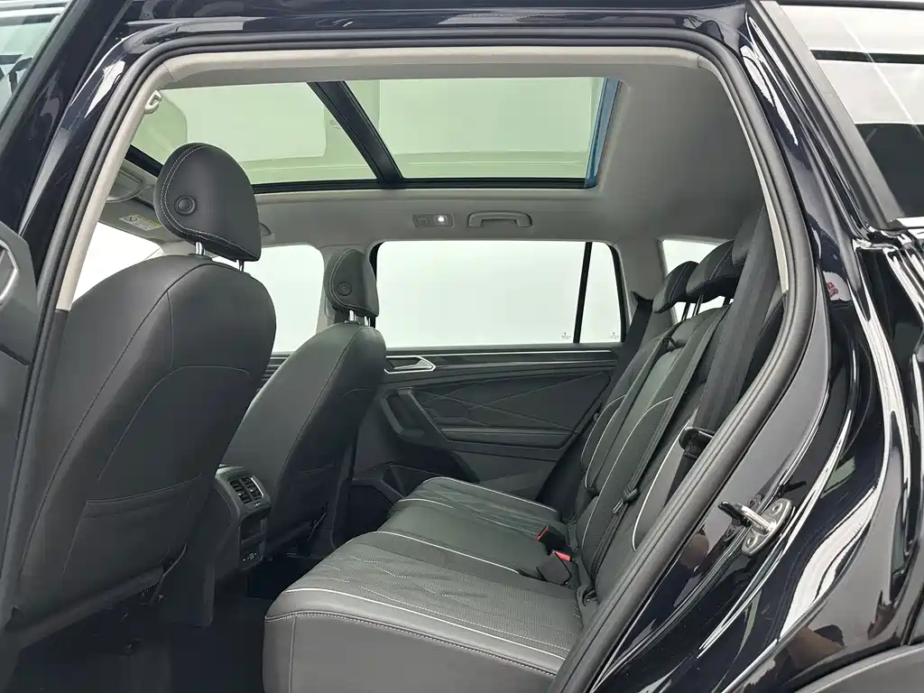 Volkswagen Tiguan L — миниатюра 6