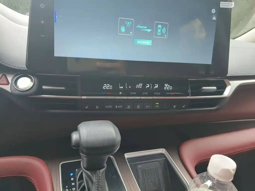 Toyota Granvia — миниатюра 6