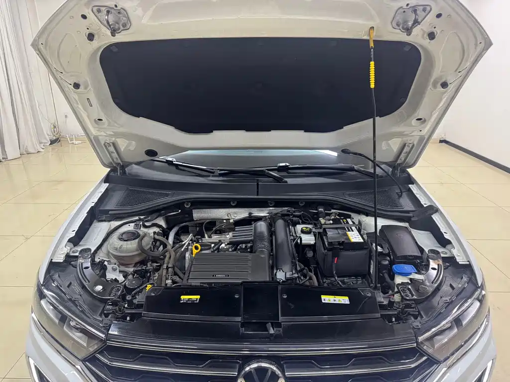 VOLKSWAGEN T ROC EXPLORING SONGS