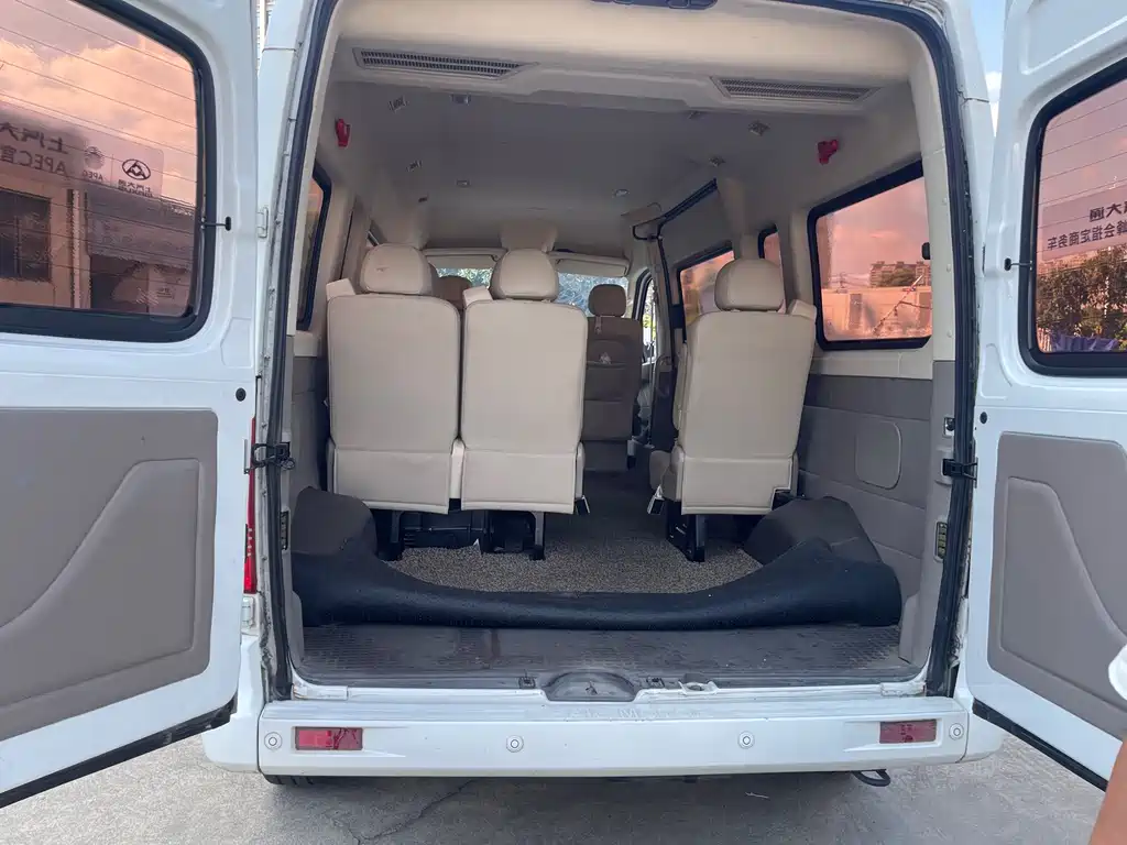 MAXUS V80 — миниатюра 17