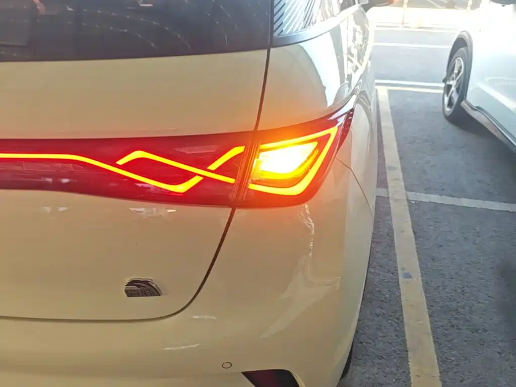 BYD Dolphin — миниатюра 8