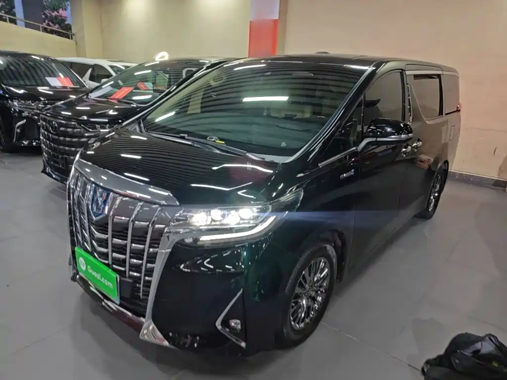 Toyota Alphard — миниатюра 2
