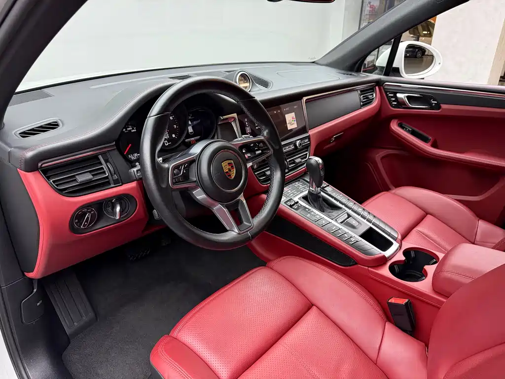 Porsche Macan — миниатюра 3