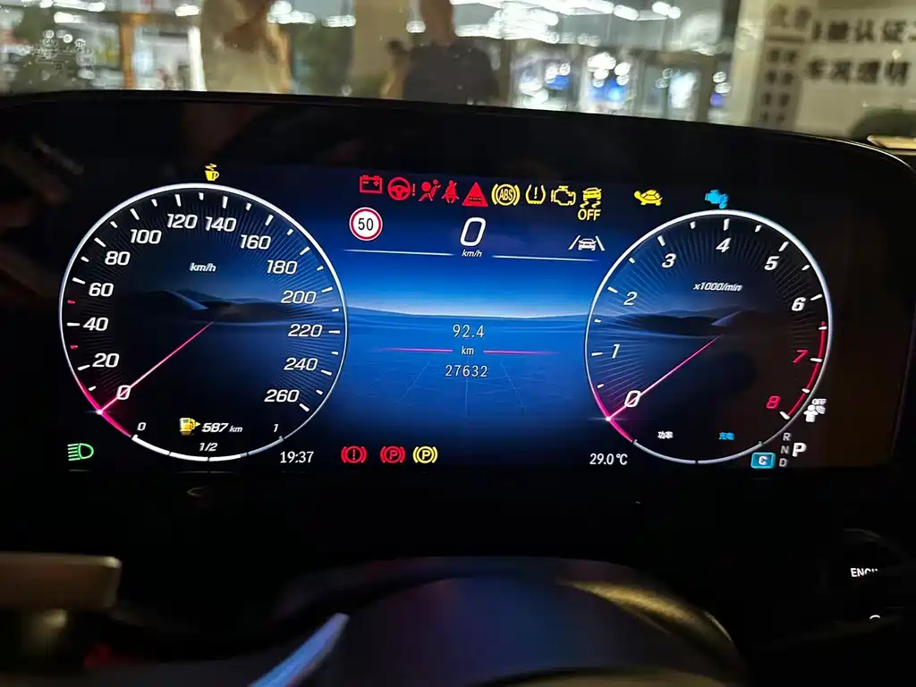 Mercedes-Benz E-Class — миниатюра 2