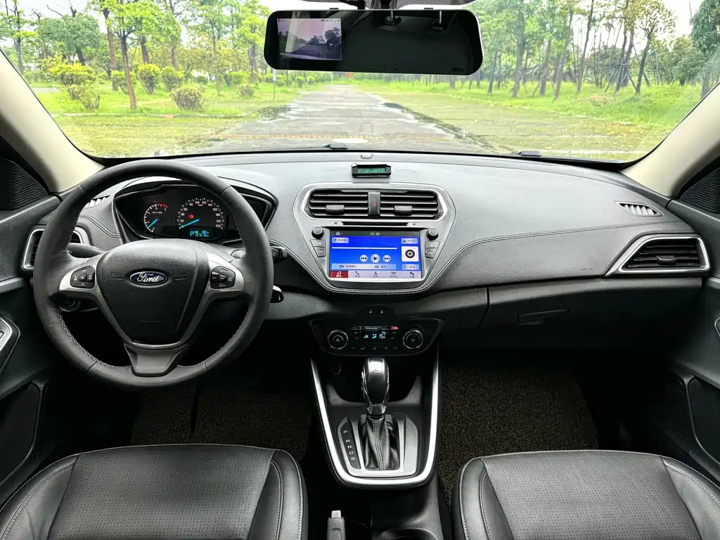 Ford Escort 2017 1.5L AT Fashion